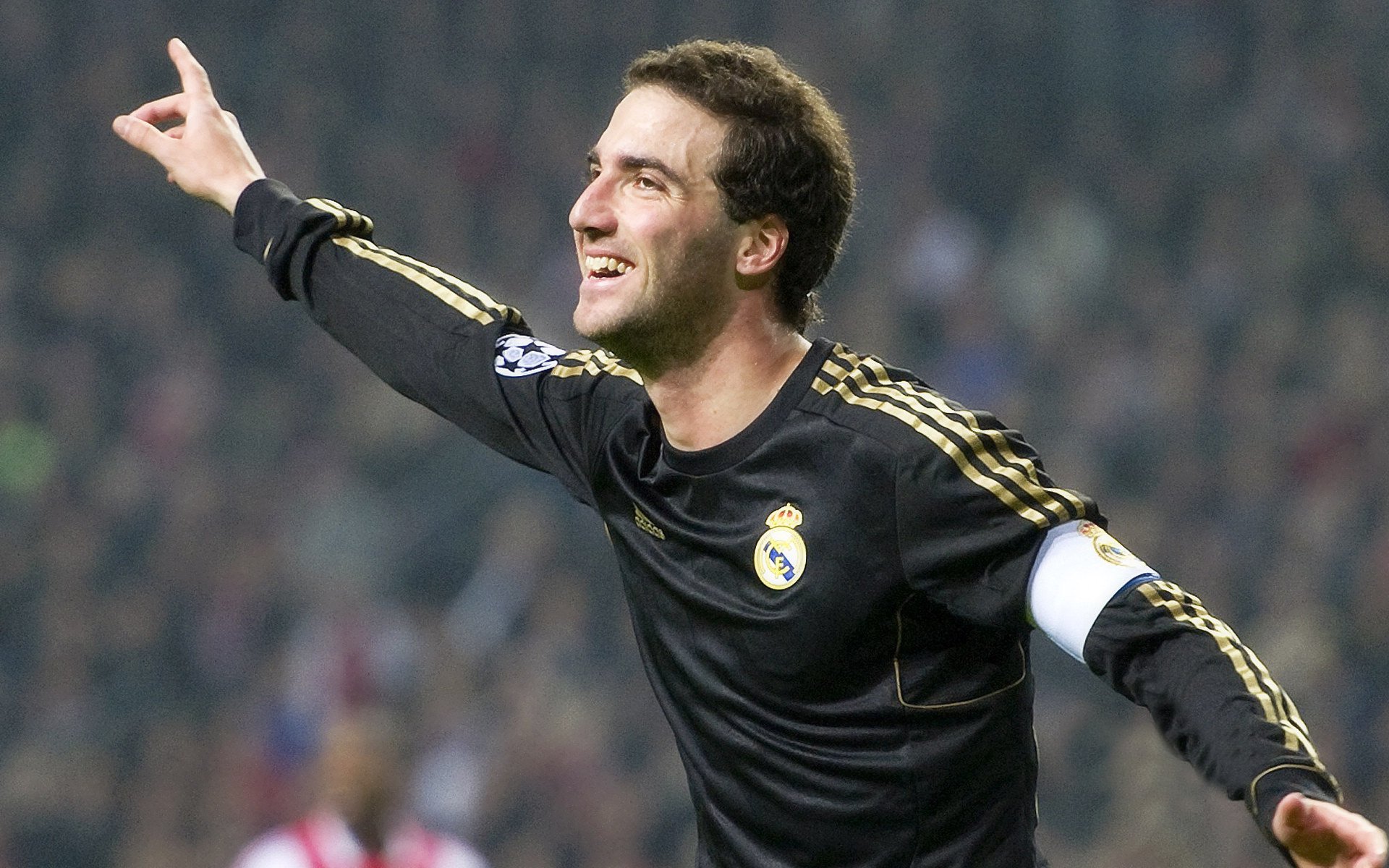 九游下载安装-维达德卡萨布兰卡球员入选国家队名单，备战国际赛事，达维德卡拉布里亚