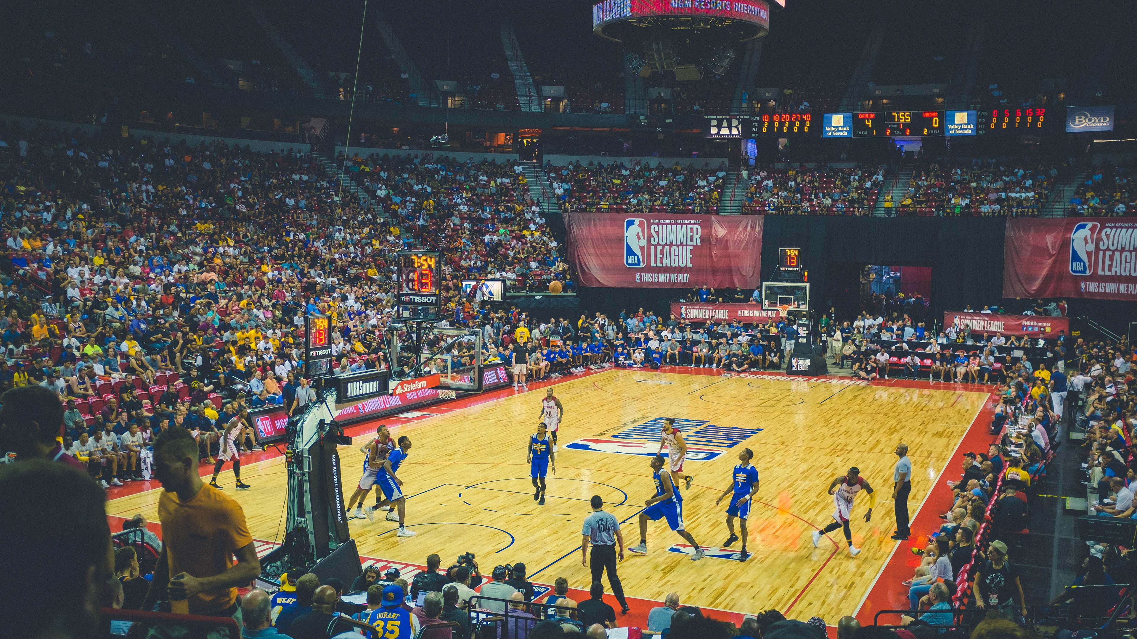 9体育-NBA交易截止日临近，多队暗流涌动，nba交易现状